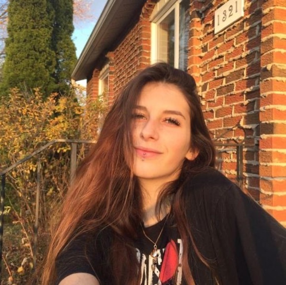 Meet your Posher, Sayana - Picture 1 of 1